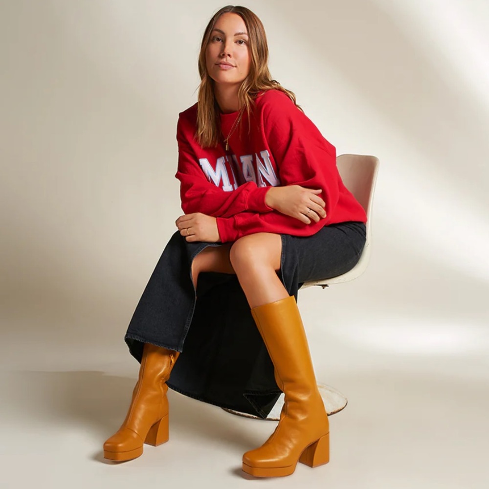 Charlotte Stone Tillie in Caramel. BRAND NEW w tags - never worn. Size 8.